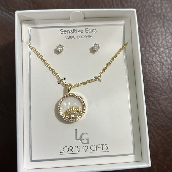 3/$18 Lori’s Gifts Beautiful Eye Necklace and Earrings Set - New - Lot 447 - Picture 2 of 5